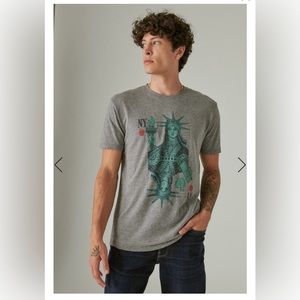 Men’s Lucky Brand T. Size XXL. New with tags. Length 31”. Pit-Pit 26”